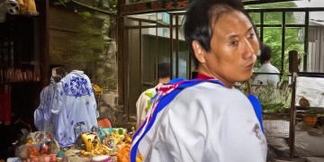 珑湾三期属于哪个物业小区呢？